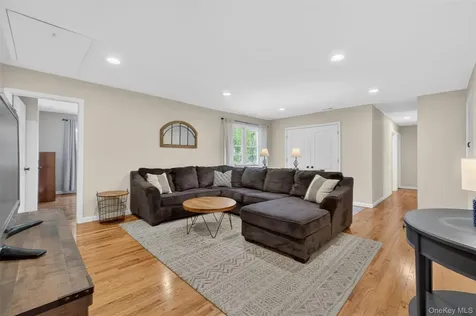 7 Ridgewood Terrace Poughkeepsie NY 12603