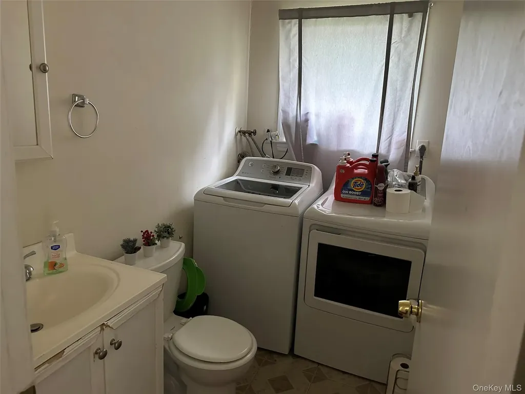 43 Vanderbilt Avenue Saint James NY 11780