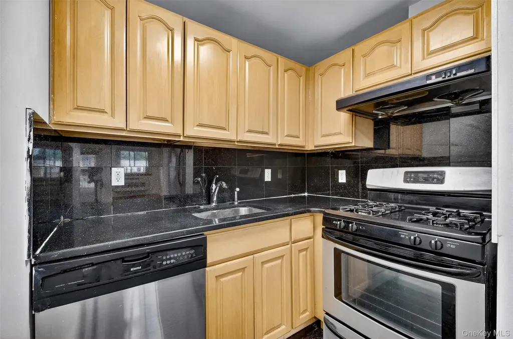 11231 38th Avenue Corona NY 11368