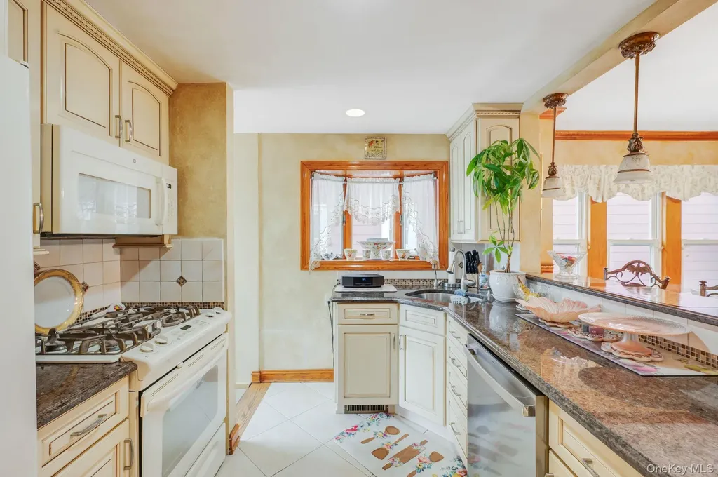 167 Shaw Avenue Valley Stream NY 11580