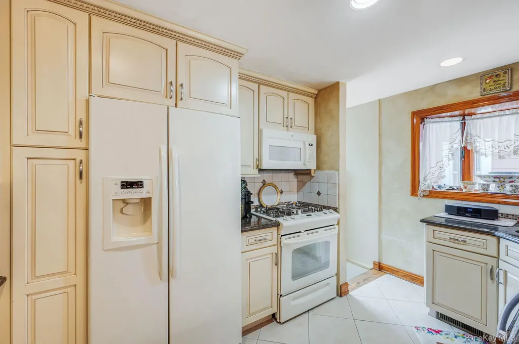 167 Shaw Avenue Valley Stream NY 11580