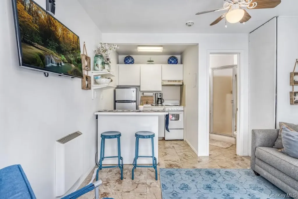 176A Lewis Walk Cherry Grove NY 11782