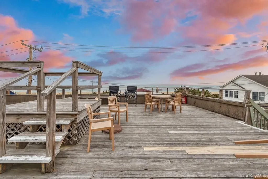 176A Lewis Walk Cherry Grove NY 11782