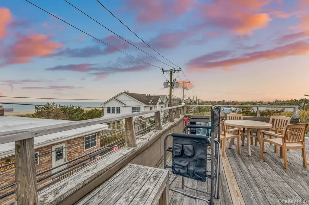 176A Lewis Walk Cherry Grove NY 11782