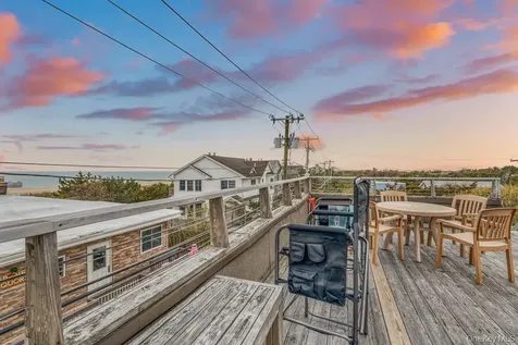 176A Lewis Walk Cherry Grove NY 11782