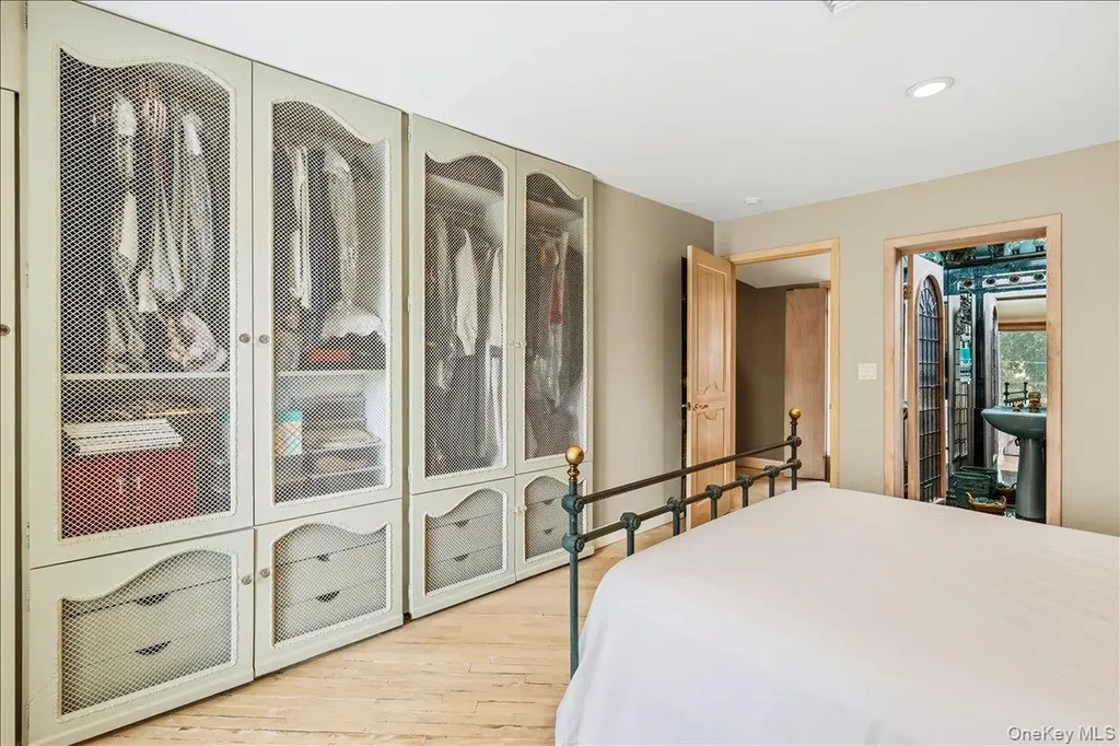 15470 Powells Cove Boulevard Beechhurst NY 11357