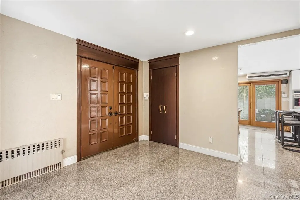 15470 Powells Cove Boulevard Beechhurst NY 11357