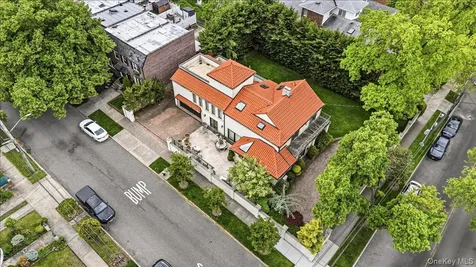 15470 Powells Cove Boulevard Beechhurst NY 11357