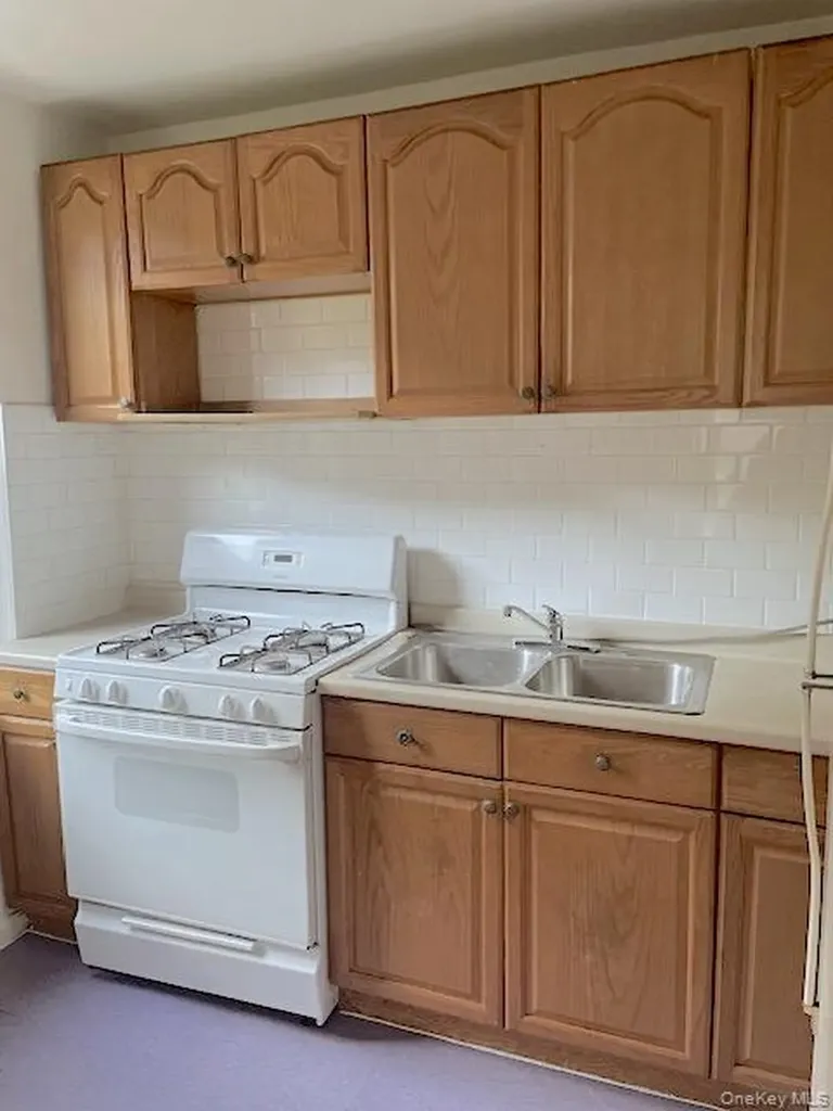 5214 39th Avenue Woodside NY 11377