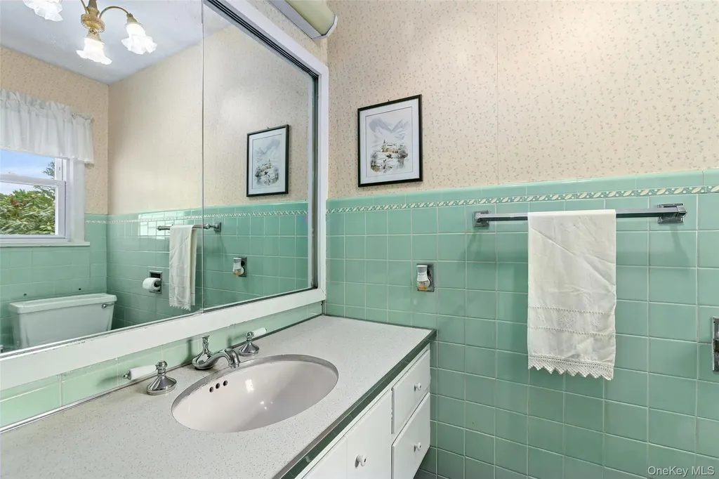 516 N Lake Boulevard Mahopac NY 10541