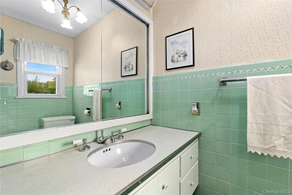 516 N Lake Boulevard Mahopac NY 10541