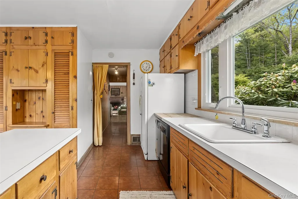516 N Lake Boulevard Mahopac NY 10541