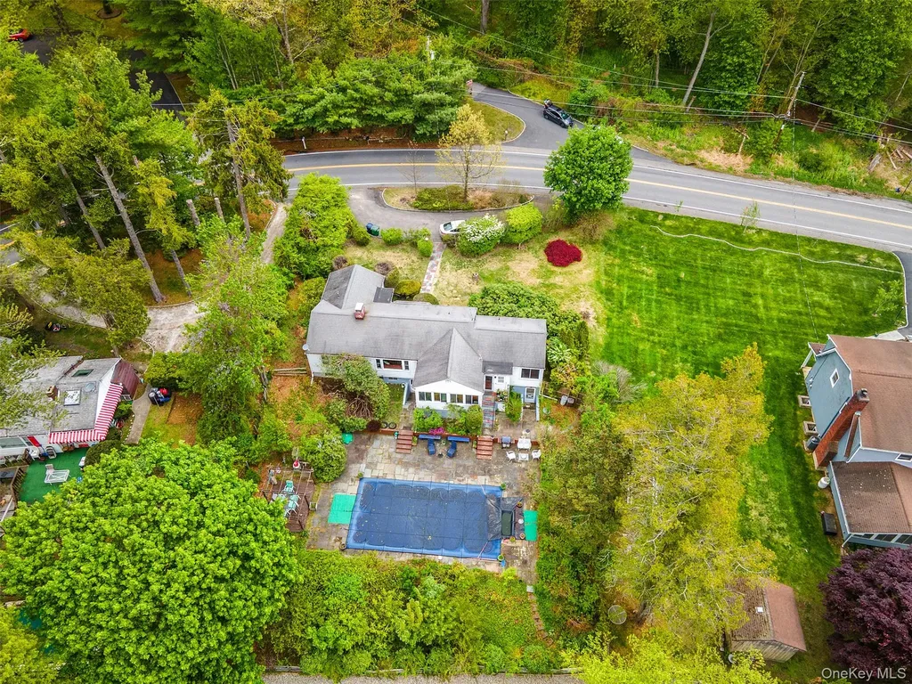 516 N Lake Boulevard Mahopac NY 10541