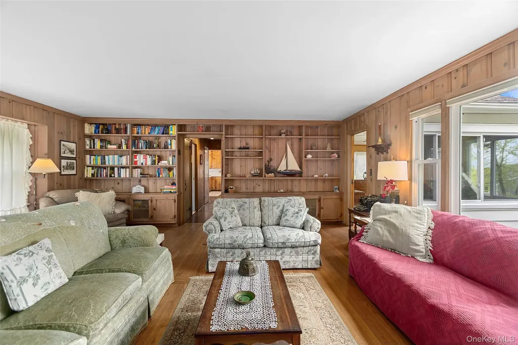 516 N Lake Boulevard Mahopac NY 10541