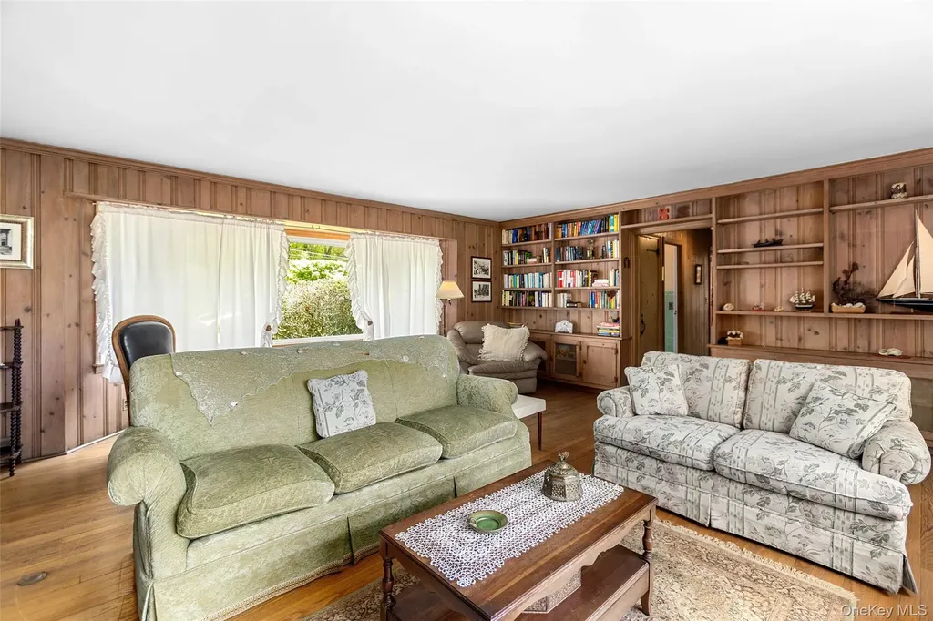 516 N Lake Boulevard Mahopac NY 10541