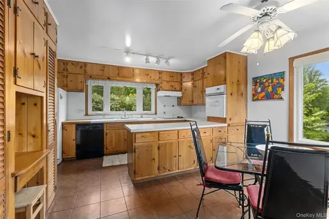 516 N Lake Boulevard Mahopac NY 10541