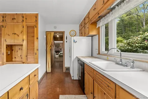 516 N Lake Boulevard Mahopac NY 10541