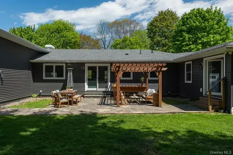 44 Lorraine Drive Rhinebeck NY 12572