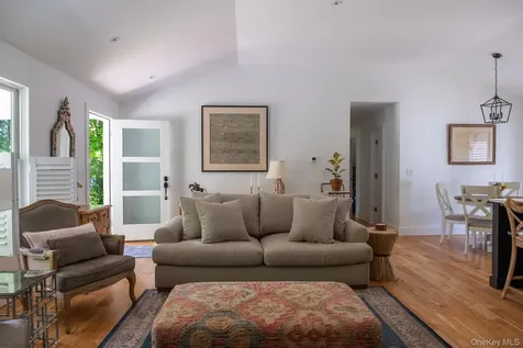 44 Lorraine Drive Rhinebeck NY 12572