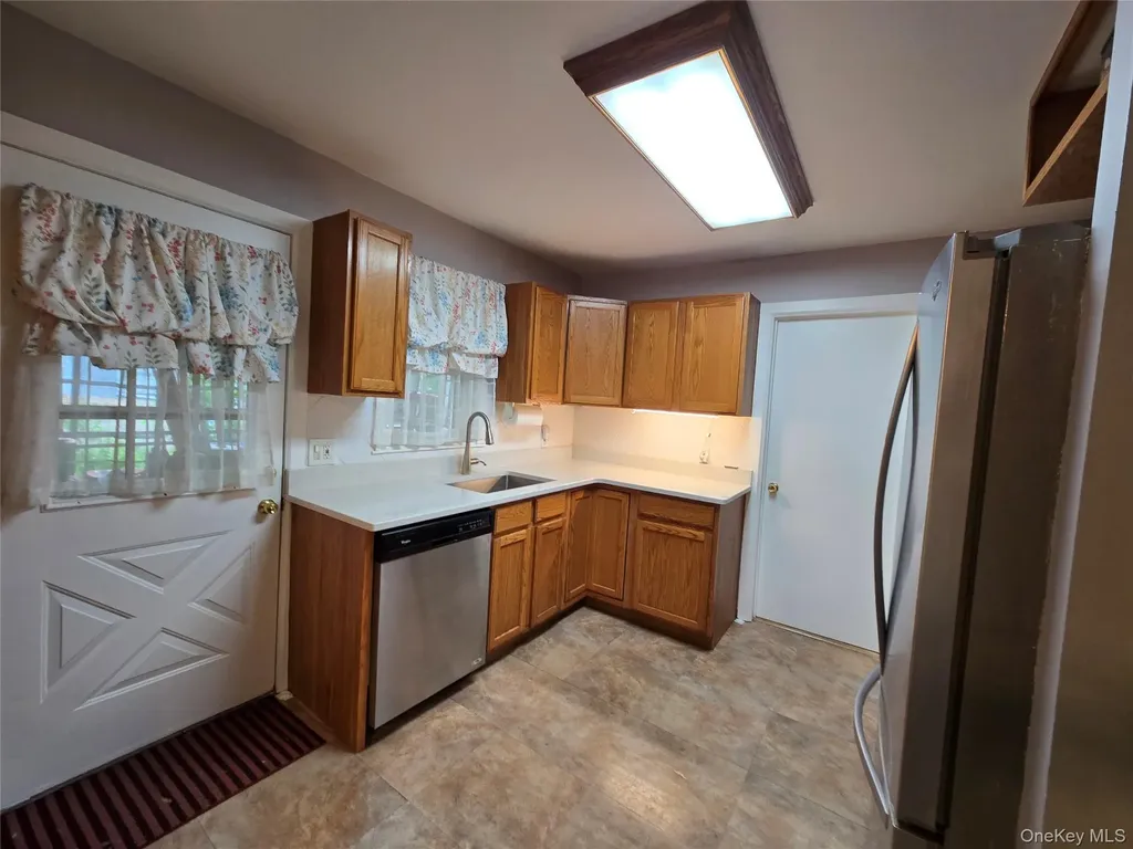 6 May Place Beacon NY 12508