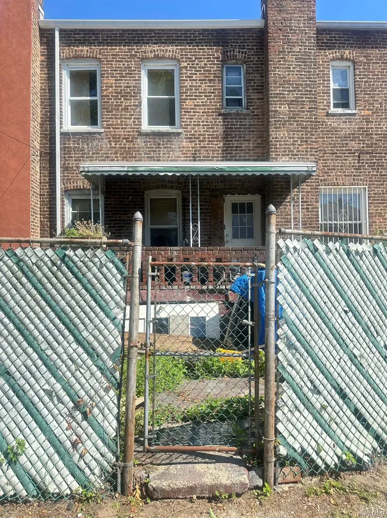 140-19 Rose Avenue Flushing NY 11355