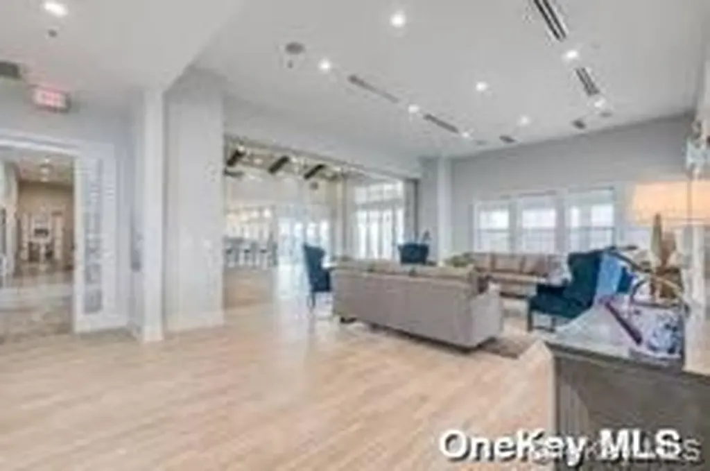 12-32 Diane Place Bayside NY 11360