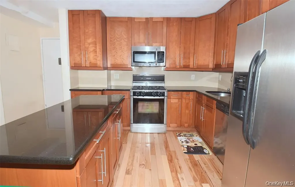 12-32 Diane Place Bayside NY 11360