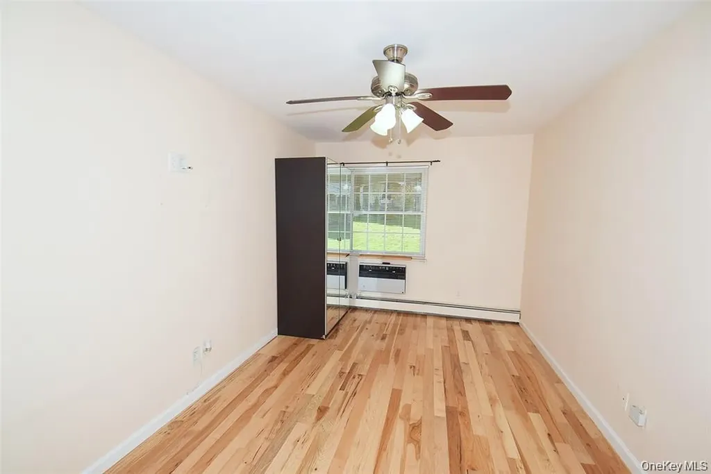 12-32 Diane Place Bayside NY 11360