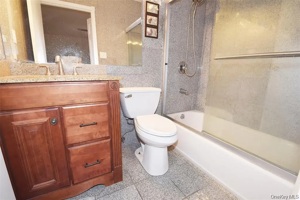 12-32 Diane Place Bayside NY 11360