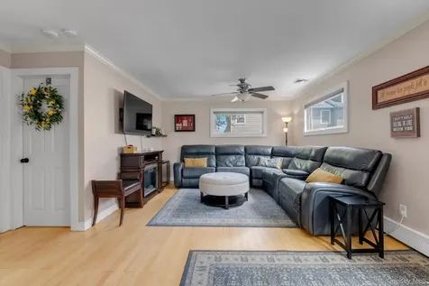 11 Koch Place Carle Place NY 11514