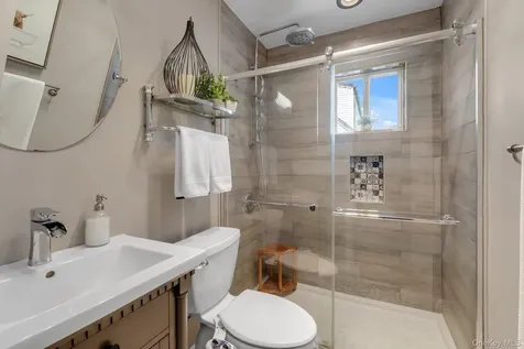 11 Koch Place Carle Place NY 11514