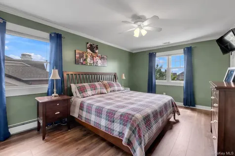 11 Koch Place Carle Place NY 11514