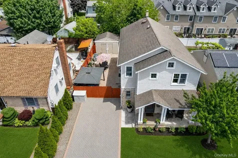 11 Koch Place Carle Place NY 11514