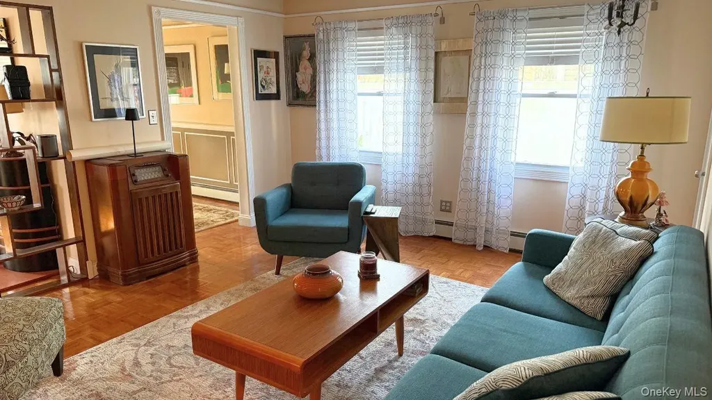 72 Avenue B Holbrook NY 11741