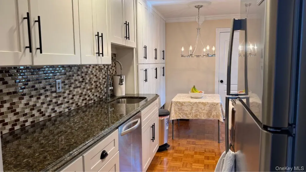 72 Avenue B Holbrook NY 11741