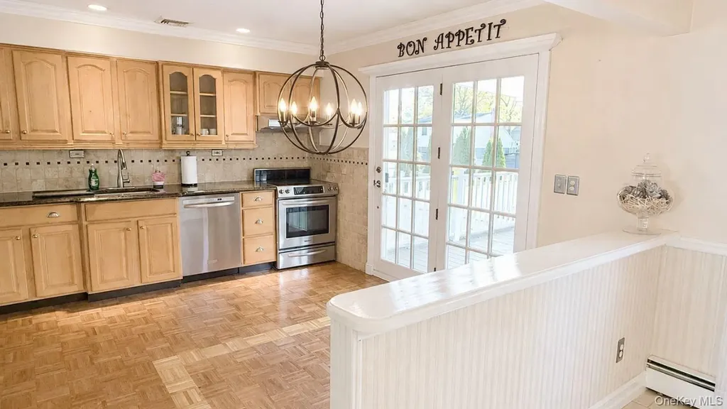 72 Avenue B Holbrook NY 11741