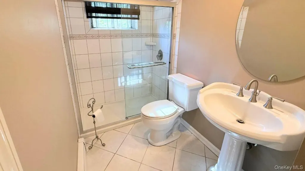 72 Avenue B Holbrook NY 11741