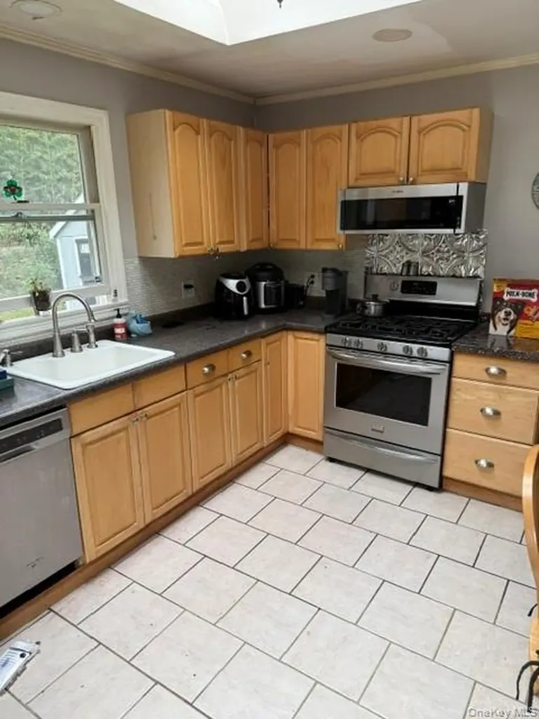 10 Whittier Drive Mastic Beach NY 11951