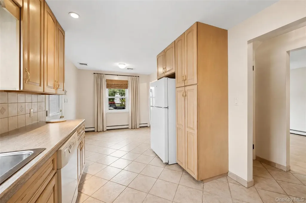 199 Sycamore Avenue Bethpage NY 11714