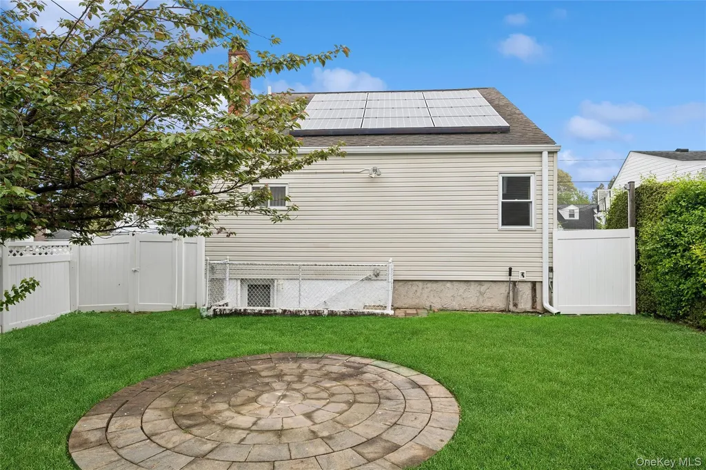 199 Sycamore Avenue Bethpage NY 11714