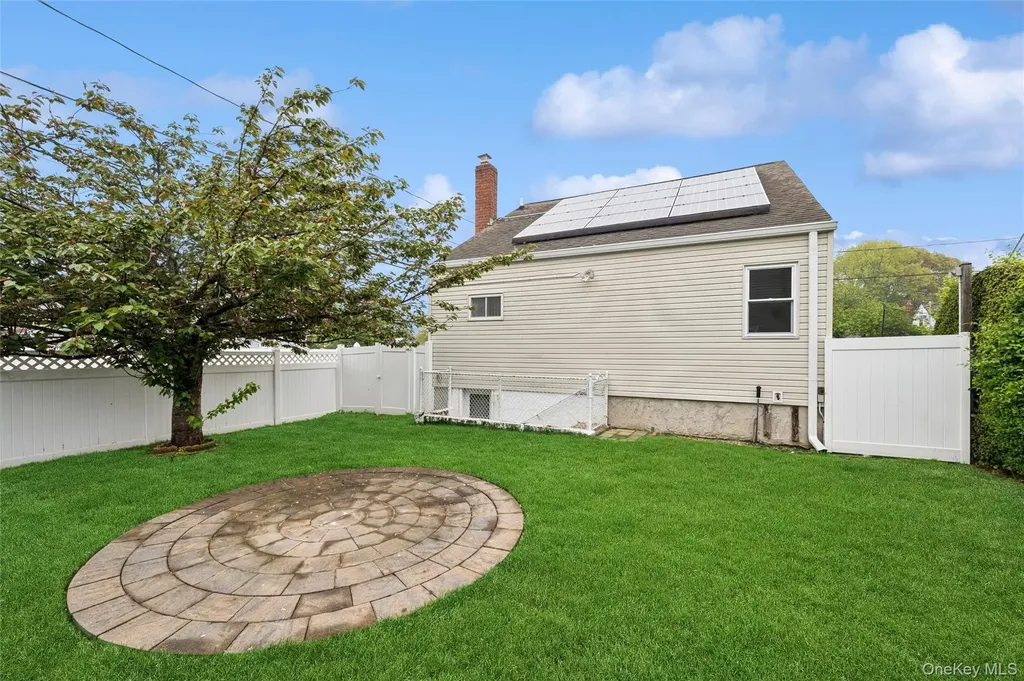 199 Sycamore Avenue Bethpage NY 11714