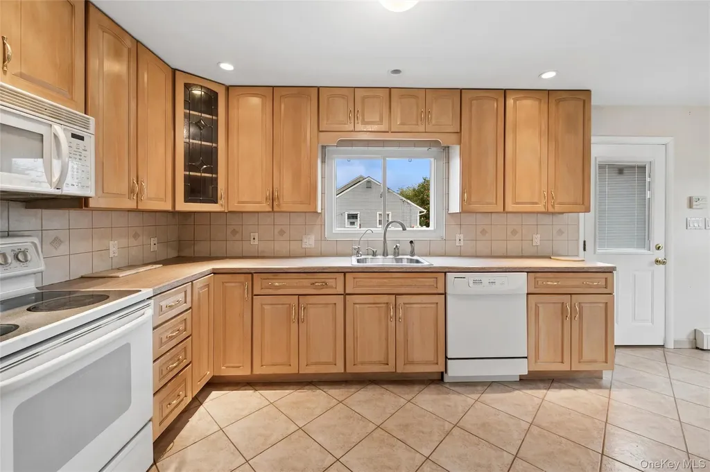 199 Sycamore Avenue Bethpage NY 11714