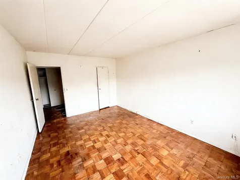 370 Central Park Avenue Scarsdale NY 10583