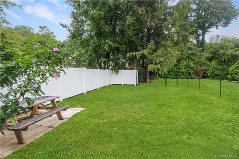 7 Meadow Street Goldens Bridge NY 10526