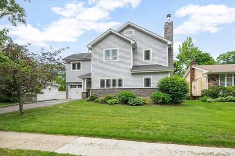8 Lewis Lane Port Washington NY 11050