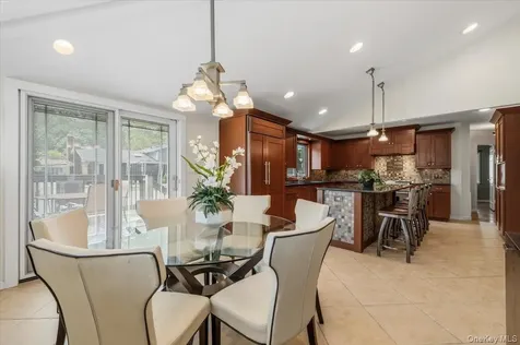 8 Lewis Lane Port Washington NY 11050