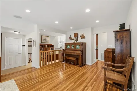 8 Lewis Lane Port Washington NY 11050