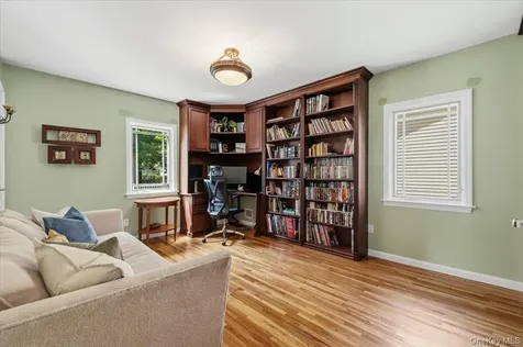 8 Lewis Lane Port Washington NY 11050