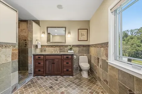 8 Lewis Lane Port Washington NY 11050