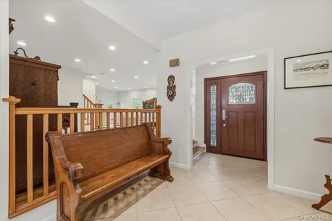 8 Lewis Lane Port Washington NY 11050